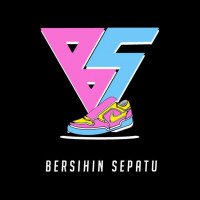 Teknisi Cuci Sepatu - Bersihin Sepatu